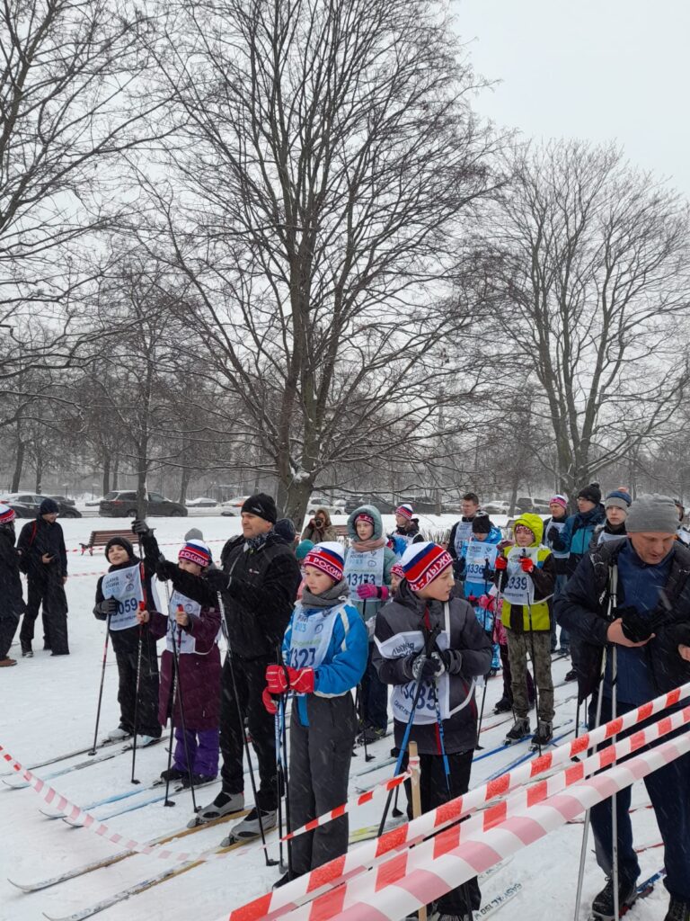 11 февраля 2023 года учащиеся нашей школы приняли участие в массовой лыжной гонке «Московская лыжня 2023»
