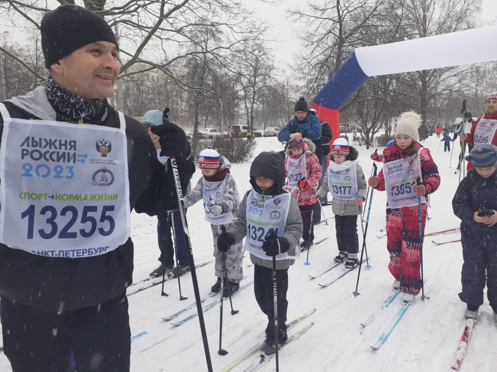 11 февраля 2023 года учащиеся нашей школы приняли участие в массовой лыжной гонке «Московская лыжня 2023»