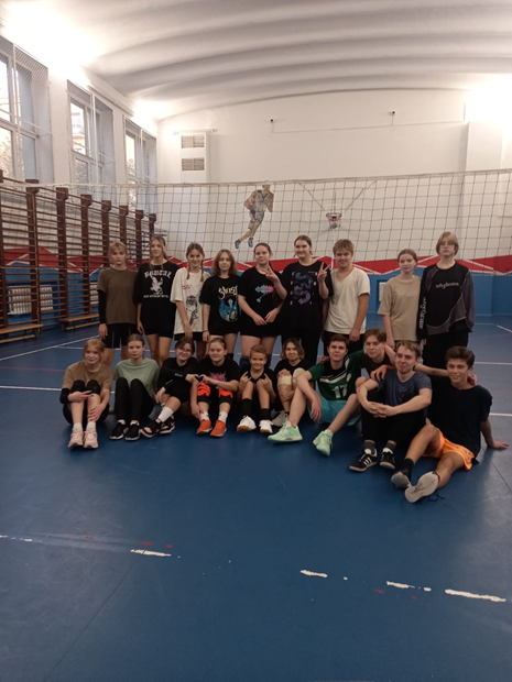 Волейбольная команда Школьного спортивного клуба «Форсаж» выиграла в товарищеской встрече