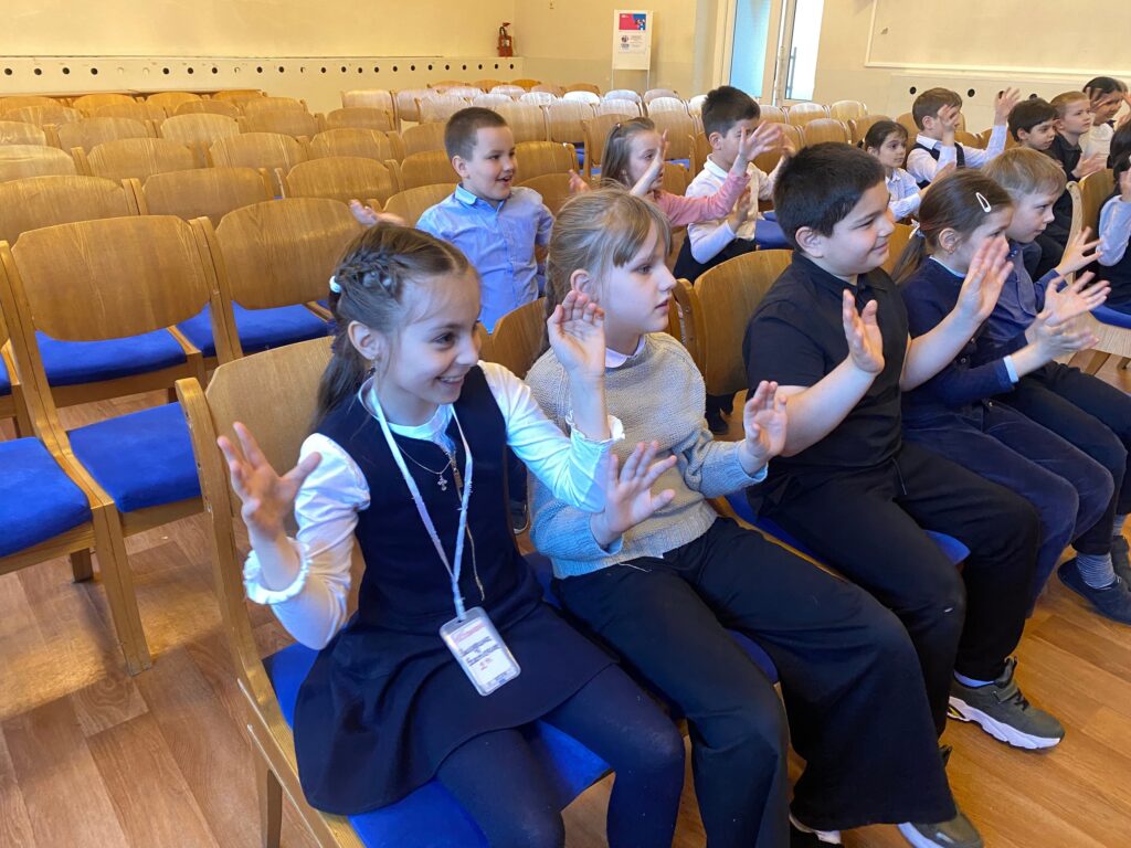 27 апреля учащиеся школа посмотрели музыкальный спектакль «Маленький принц»
