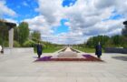 Ученики школы приняли участие в несении почетной службы на Посту №1 на Пискаревском кладбище