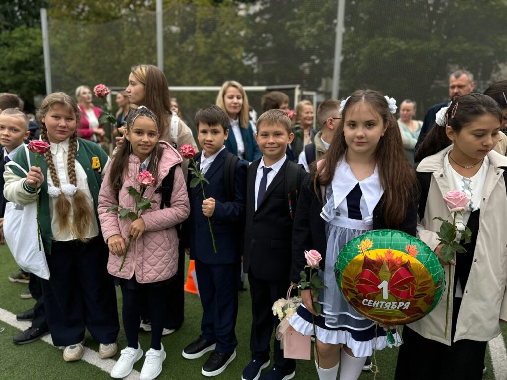 В первый учебный день наши ребята стали участниками необычной линейки