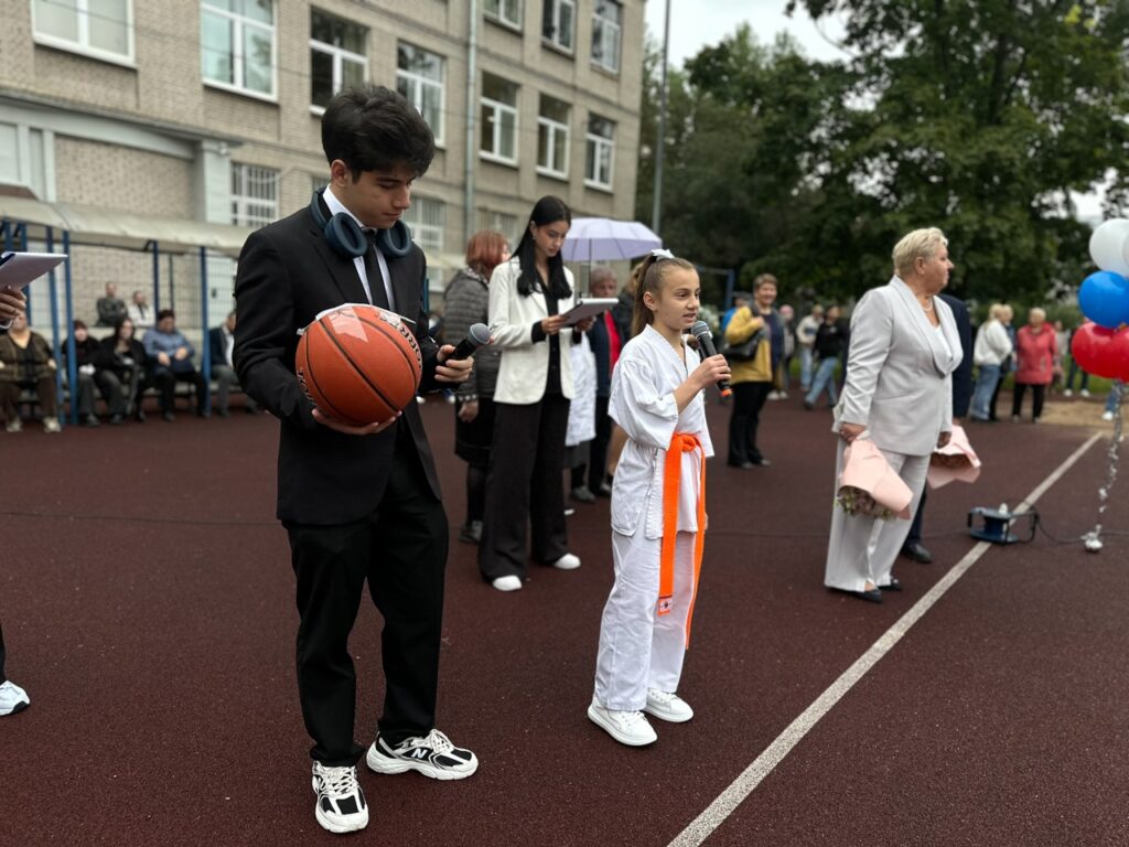 В первый учебный день наши ребята стали участниками необычной линейки