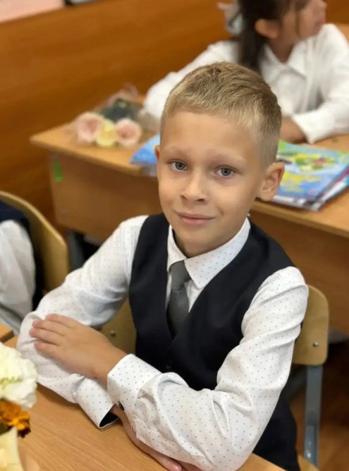 Поздравляем учеников начальной школы с успешной сдачей Международного экзамена DELF на знание французского языка.